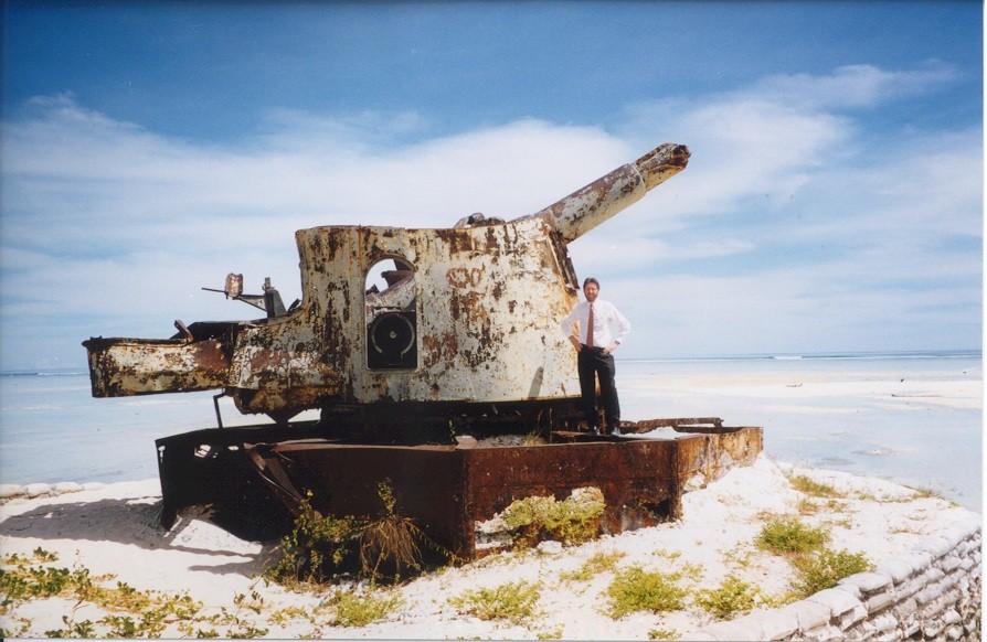 tarata Gareth__Gun_-_Tarawa.jpg